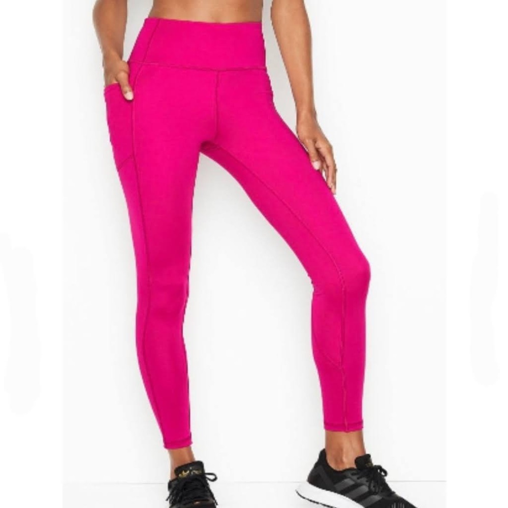 Victoria Secret Sport Knockout Essexntial Leggings with pink Pockets